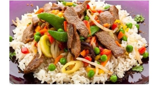 Как приготовить ризотто с зелёным горошком и мясом: два популярных рецепта