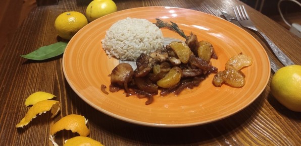 Необычное сочетание: куриное филе в медово-мандариновой глазури