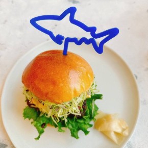 Мясо акулы в гамбургере: необычные угощения Японии