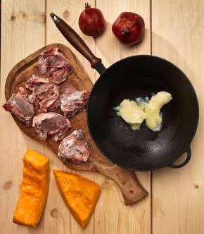 Удивительное мясное блюдо с гранатовым соусом и тыквой