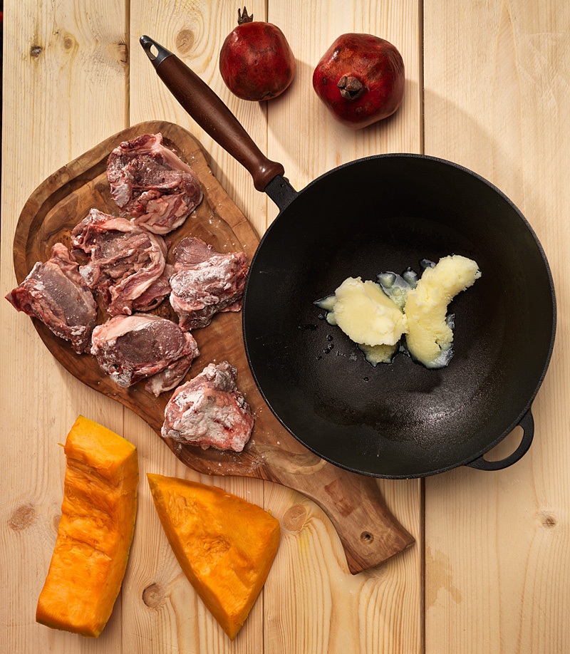 Удивительное мясное блюдо с гранатовым соусом и тыквой