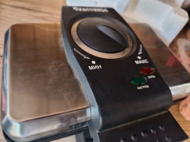 Ностальгия по детству: как сделать идеальные орешки с помощью орешницы