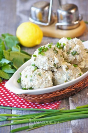 Нежные тефтели из минтая: простой рецепт с молочным соусом