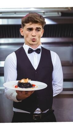 Почему молодёжь выбирает работу официантов: новая профессия свободы