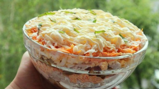 Уникальный салат "Добрый вечер": сочетание, от которого невозможно оторваться