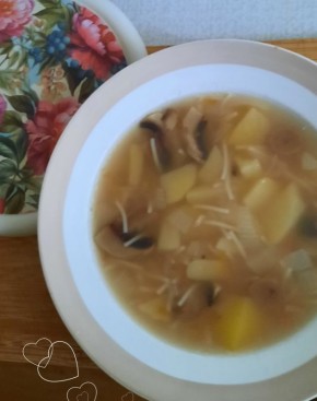 Три уникальных рецепта грибного супа для любого случая