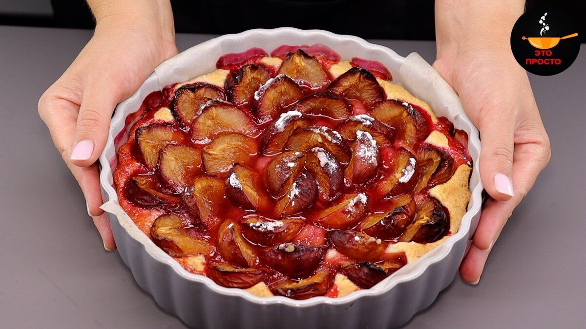 Почему ваша шарлотка может не пропекаться: секреты выпечки в керамических формах