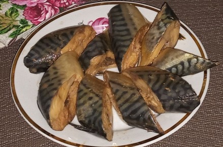 Нежная скумбрия в рассоле: как приготовить деликатес всего за сутки