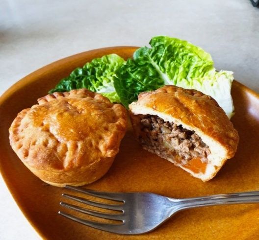 Пирожки с начинкой: готовим вкусные слоеные угощения