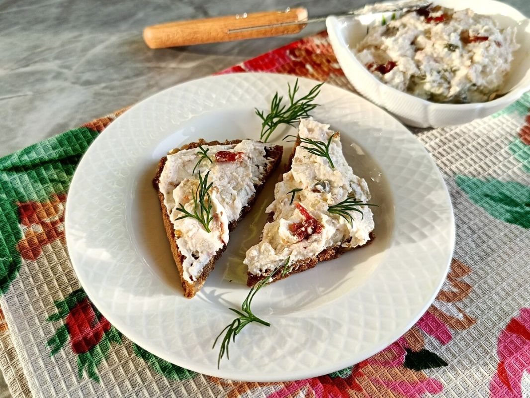 Простой и вкусный рецепт приготовления паштета из творога