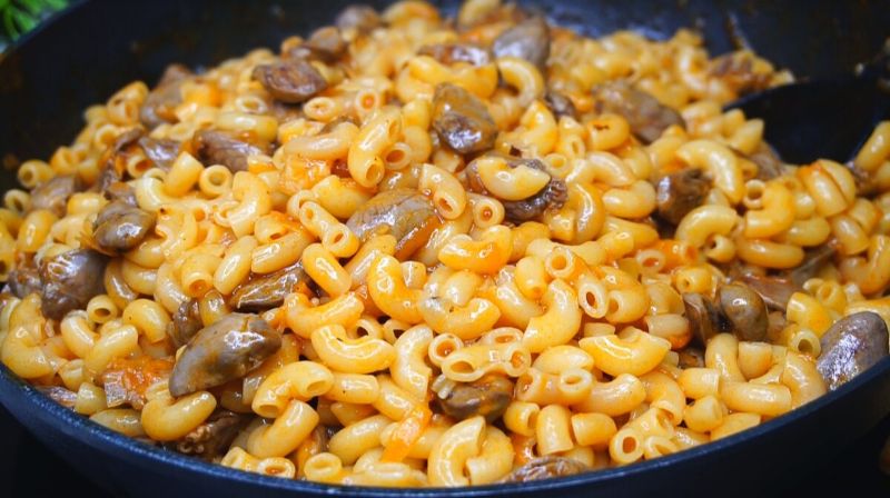 Макароны с куриными сердечками: легкий и сытный ужин на скорую руку
