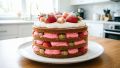 Весенний торт с клубникой и ревенем: как создать кулинарный шедевр