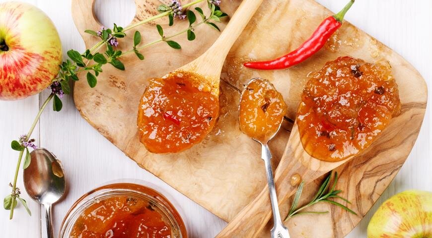 Яблочные закладки: необычные рецепты для зимних запасов