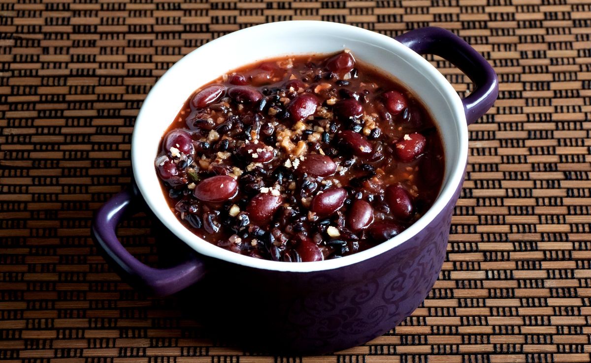 Приготовьте ароматный армянский фасолевый суп Лобахачу у себя дома