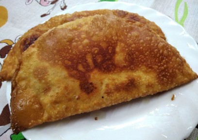 Насладитесь невероятными чебуреками: простой и вкусный рецепт