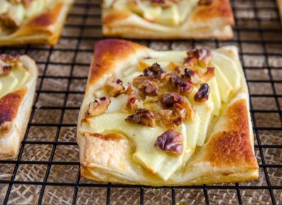 Нежные слойки с яблоками, которые вы полюбите