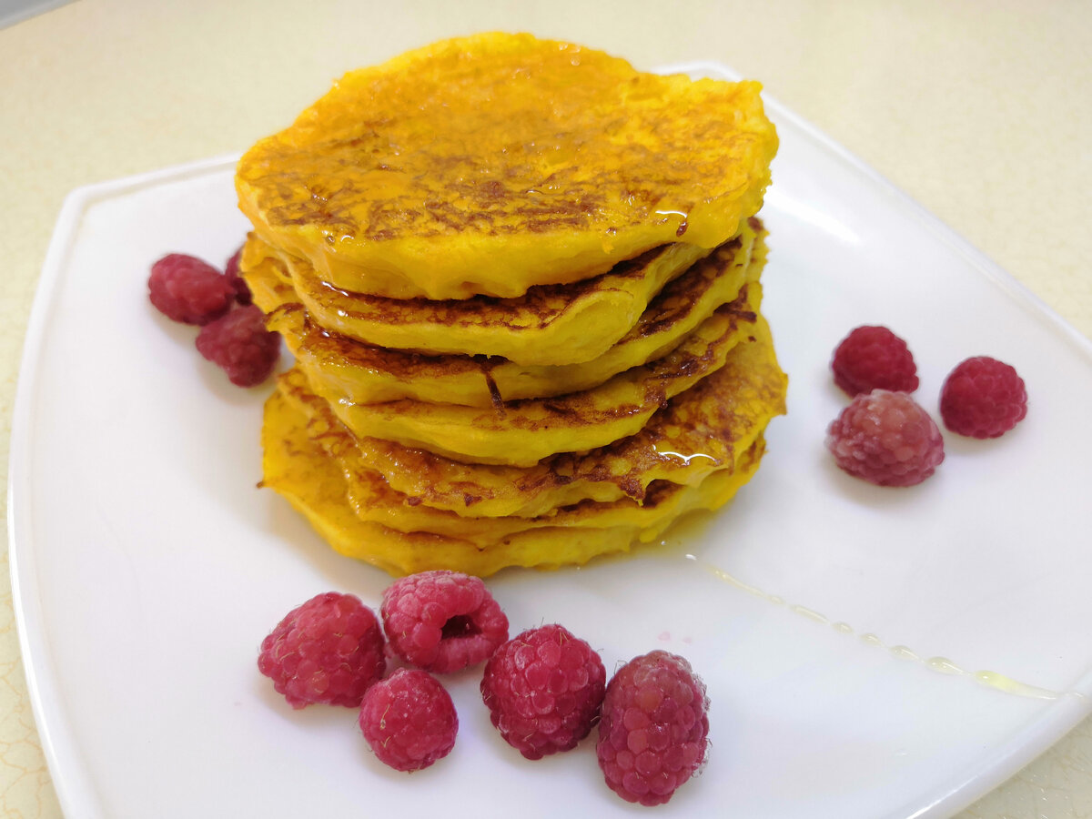 Полезные тыквенные оладьи: вкусный способ разнообразить рацион