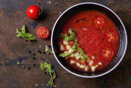 Летний освежающий томатный суп, который стоит попробовать