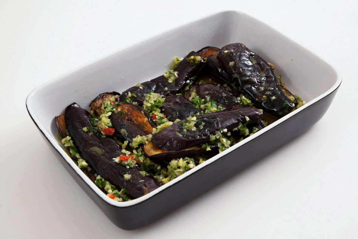 Баклажаны под маринадом: лакомство для гурманов