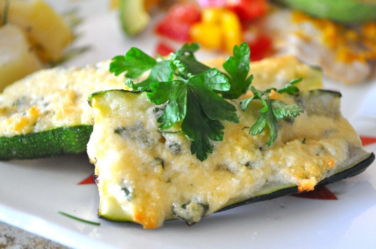 Кабачки с чесноком и сыром: простой и вкусный гарнир для вашего стола
