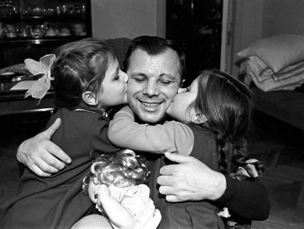 Судьбы дочерей Гагарина: Как Елена и Галина продолжают наследие отца