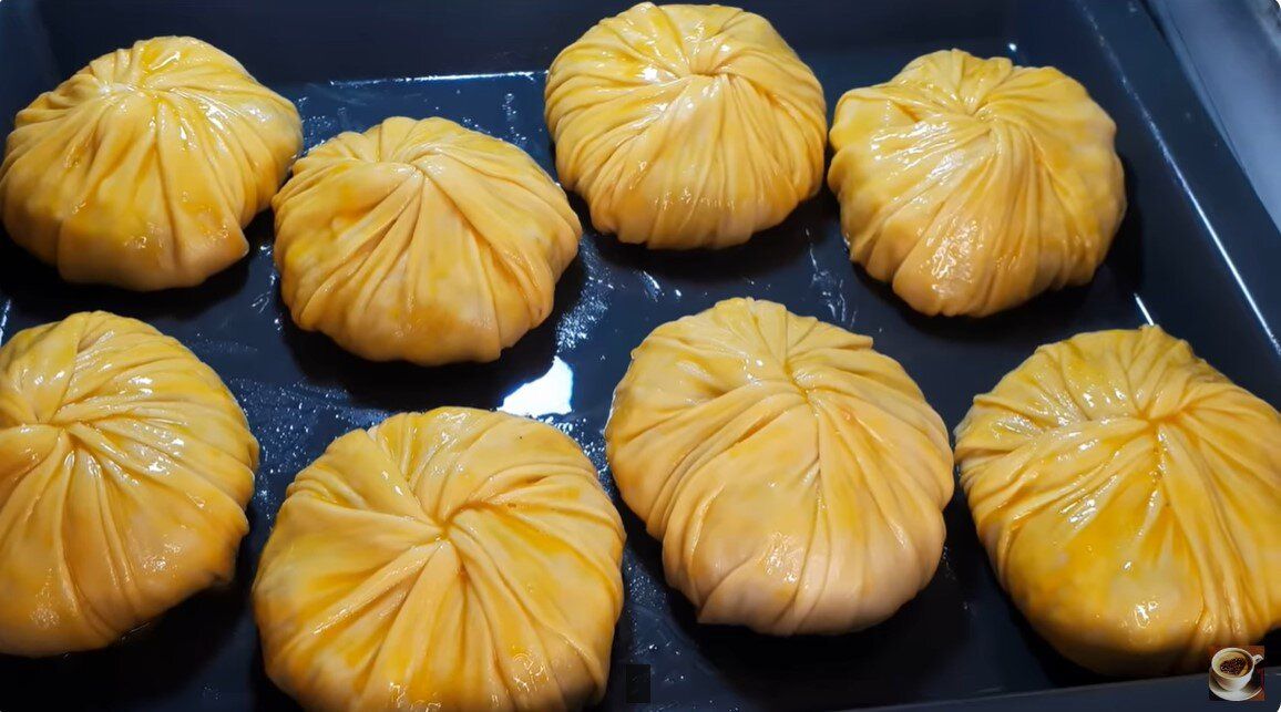 Новый взгляд на выпечку: сытные мешочки с мясной начинкой для обеда