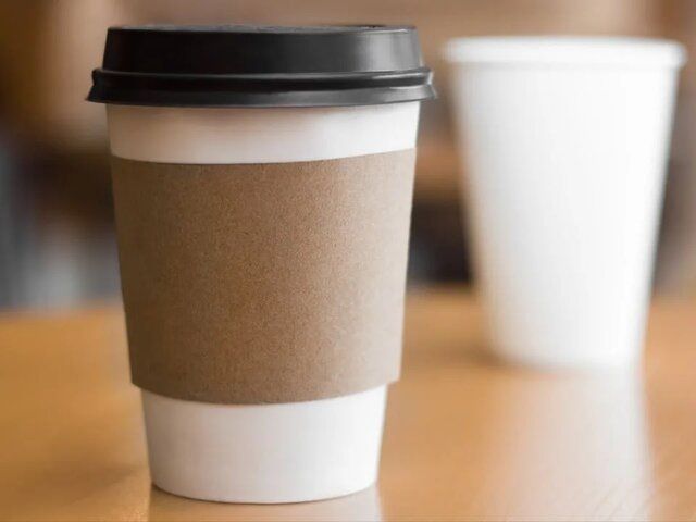 Кофе в одноразовых стаканах: чем грозит микропластик?