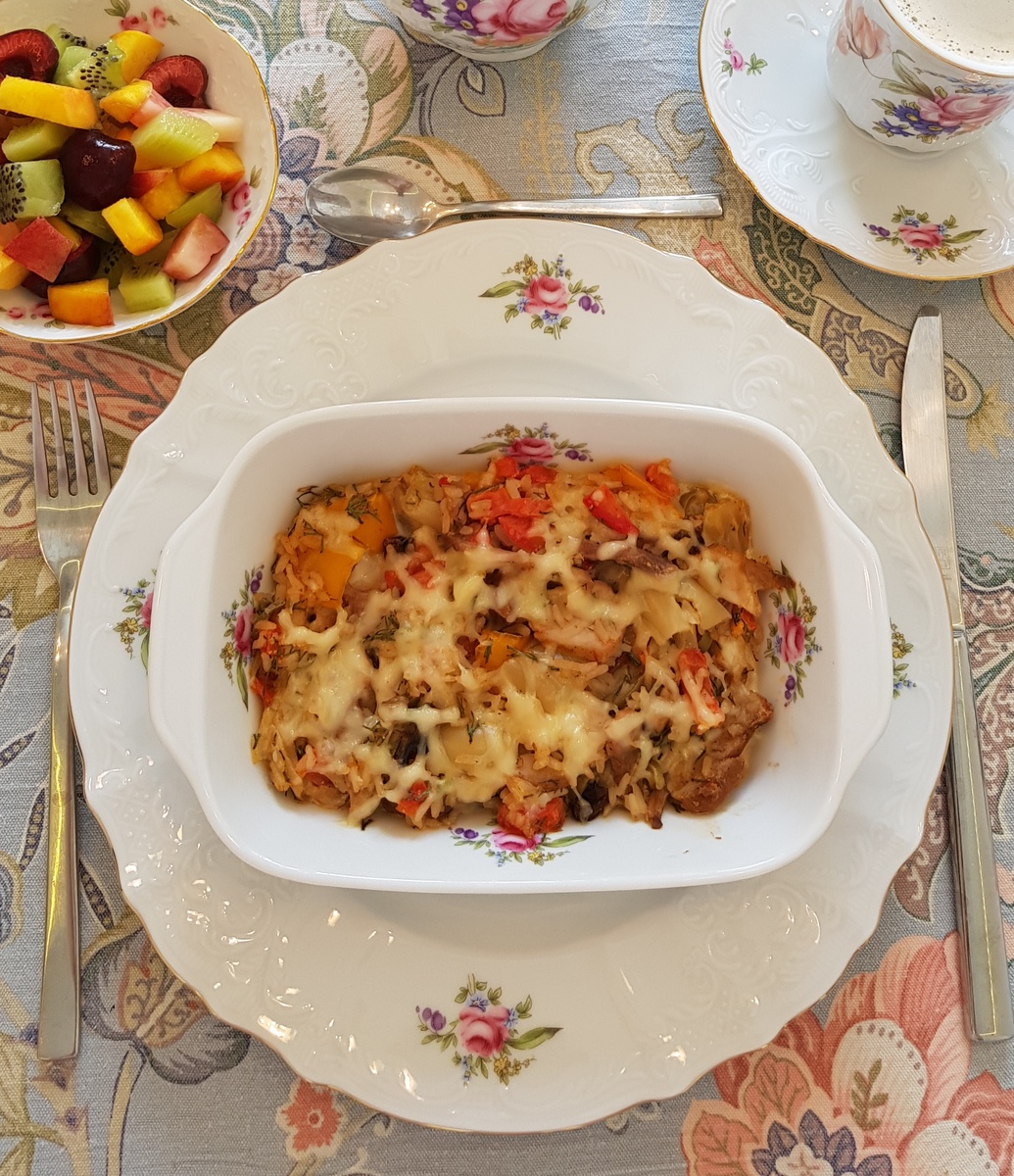 Идеальный завтрак для воскресного утра: запеканка и фруктовый салат