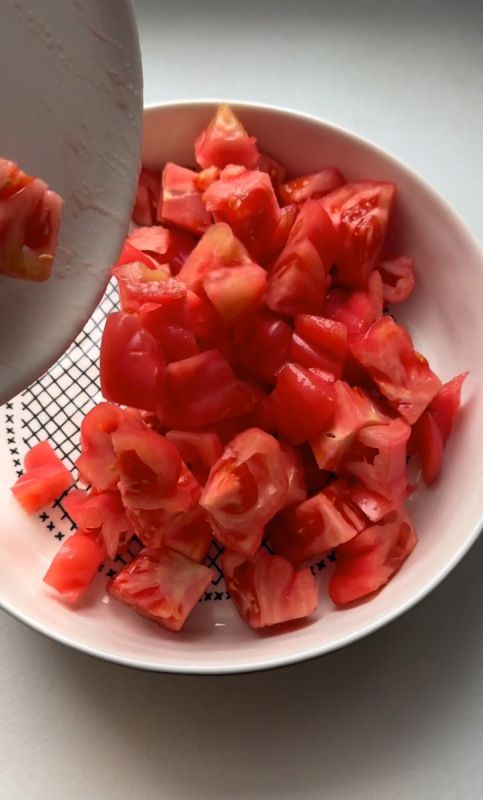 Как быстро приготовить салат с грузинским соусом