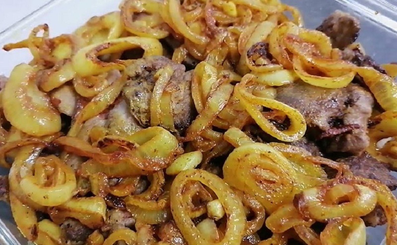 Куриная печень с яблоками: как удивить даже привереду