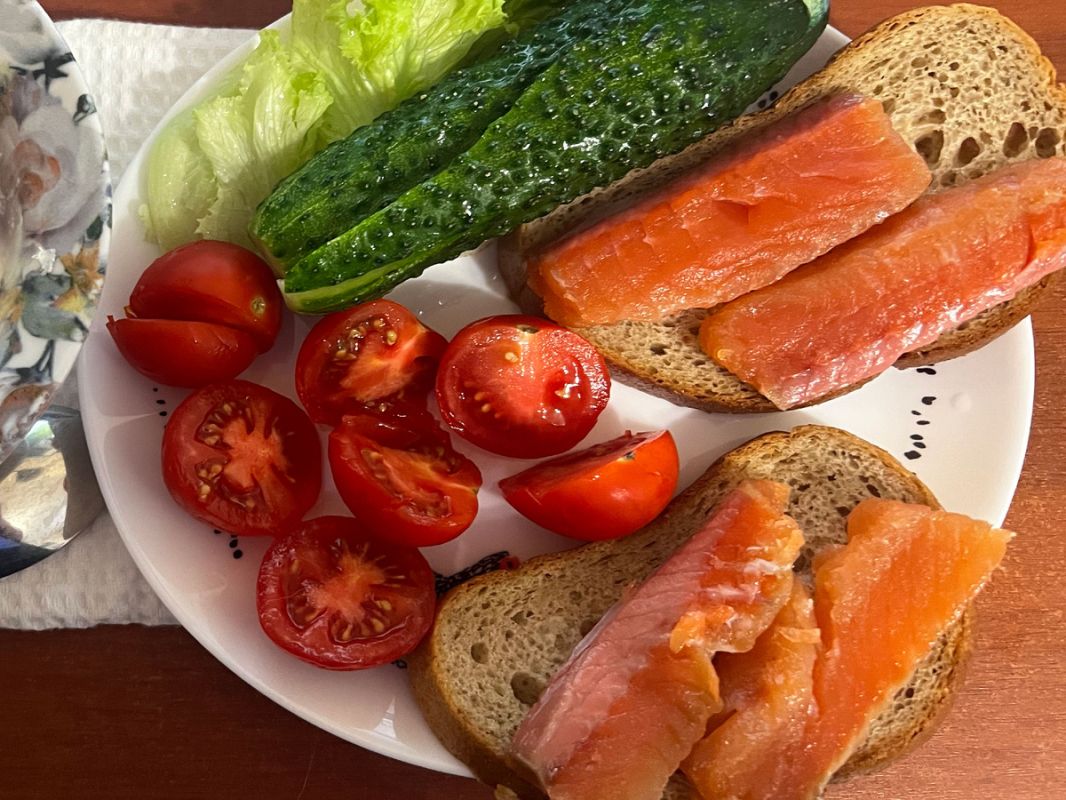 Как приготовить вкусную слабосоленую форель для завтрака