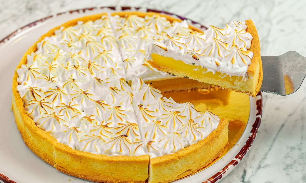 Идеальный лимонный пирог с меренгой для любого повода