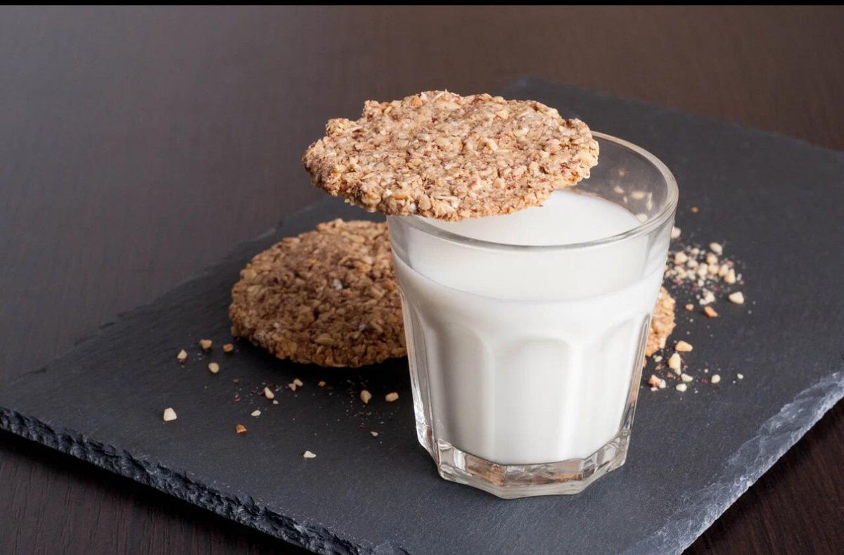 Скисшее молоко: когда оно приносит пользу, а когда может навредить