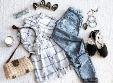 Как сократить расходы на одежду: метод "5 вещей" становится популярным