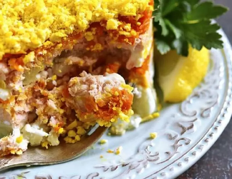 Как приготовить оригинальный салат «Лисья шубка» для новогоднего стола