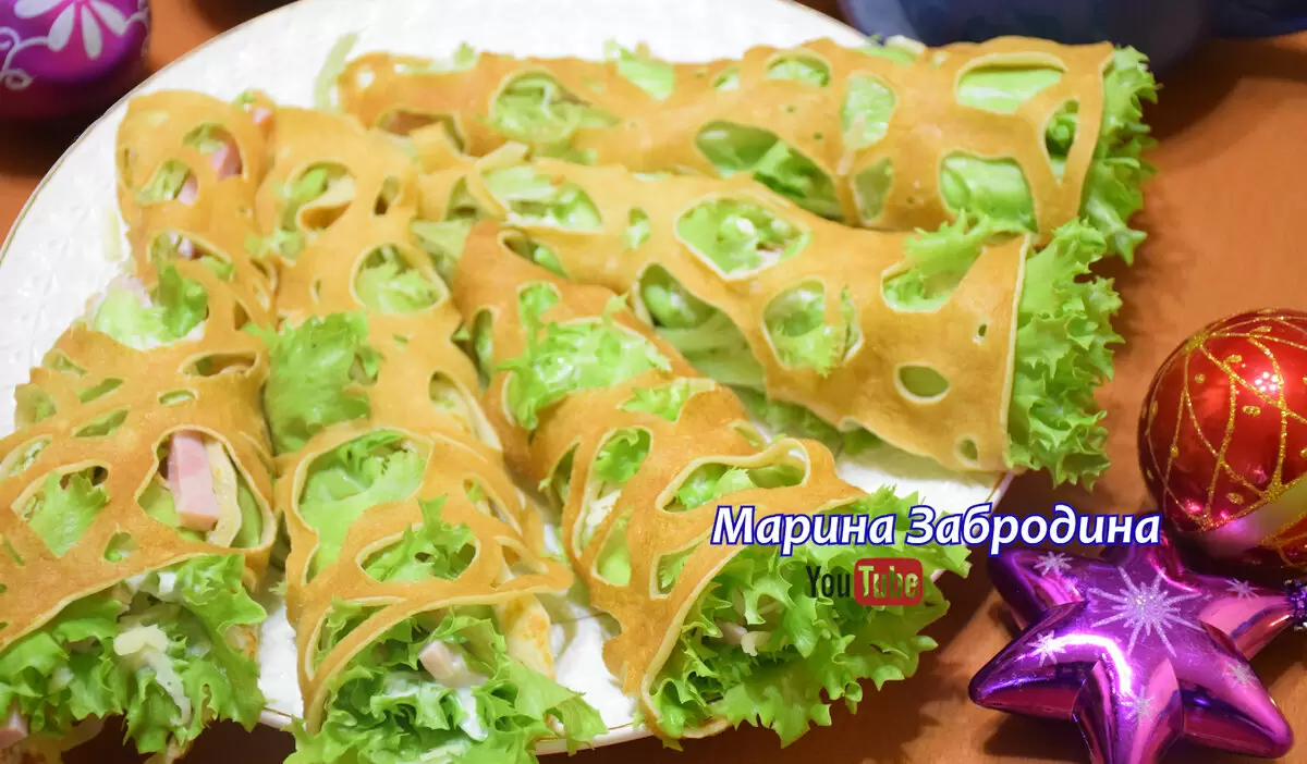 Неповторимая закуска для праздников: легкий и вкусный салат-рулет