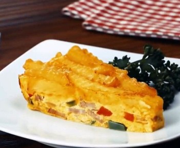 Салат, который всех покорит: откройте новый вкус с хрустящими огурцами