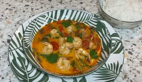 Том Ям: Острота и Кислинка Тайской Кухни