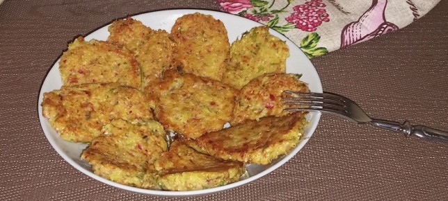 Нежные оладьи с редисом: вкусное и оригинальное угощение этого сезона