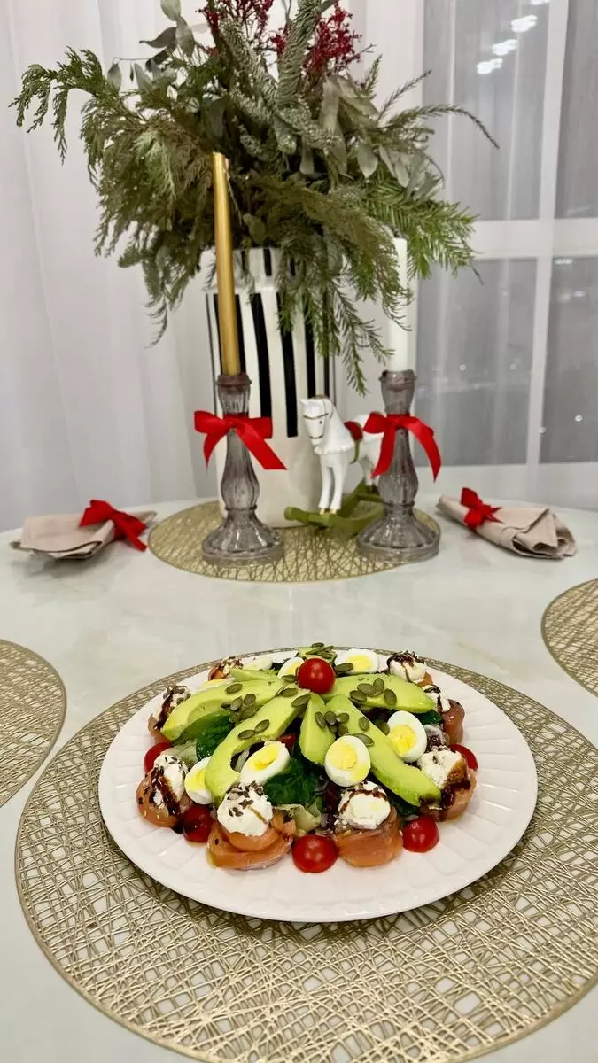 Салат с форелью и сыром рикотта: легкость и изящество на вашем столе