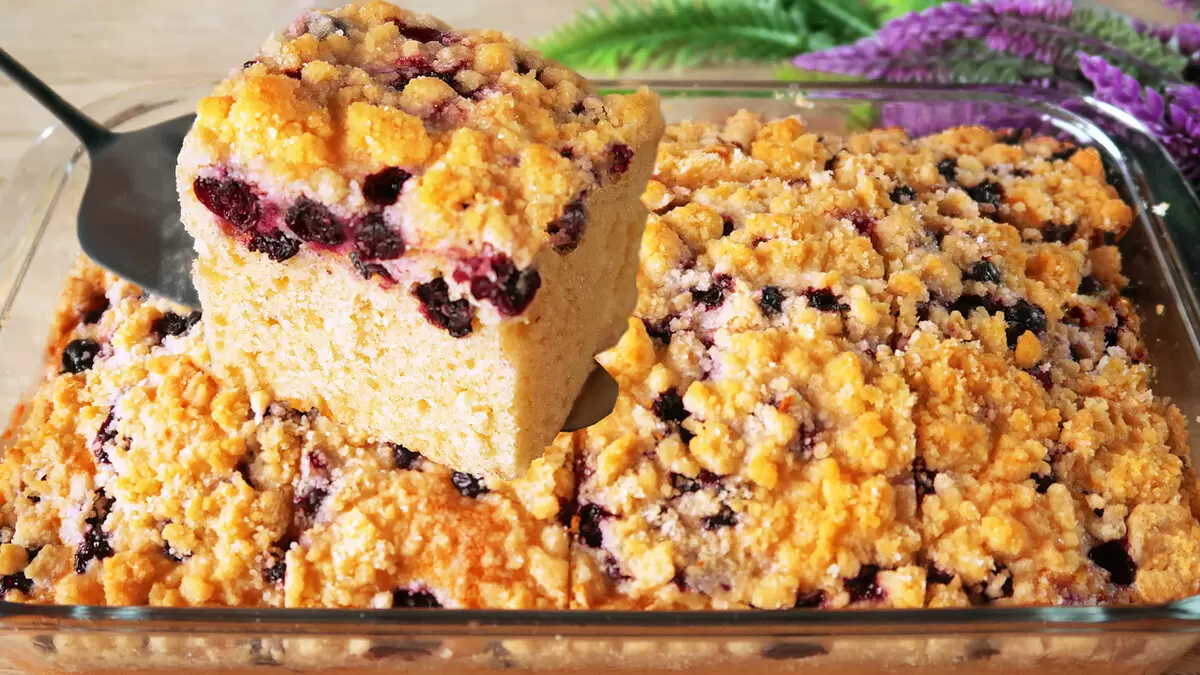 Нежный ягодный пирог за считанные минуты