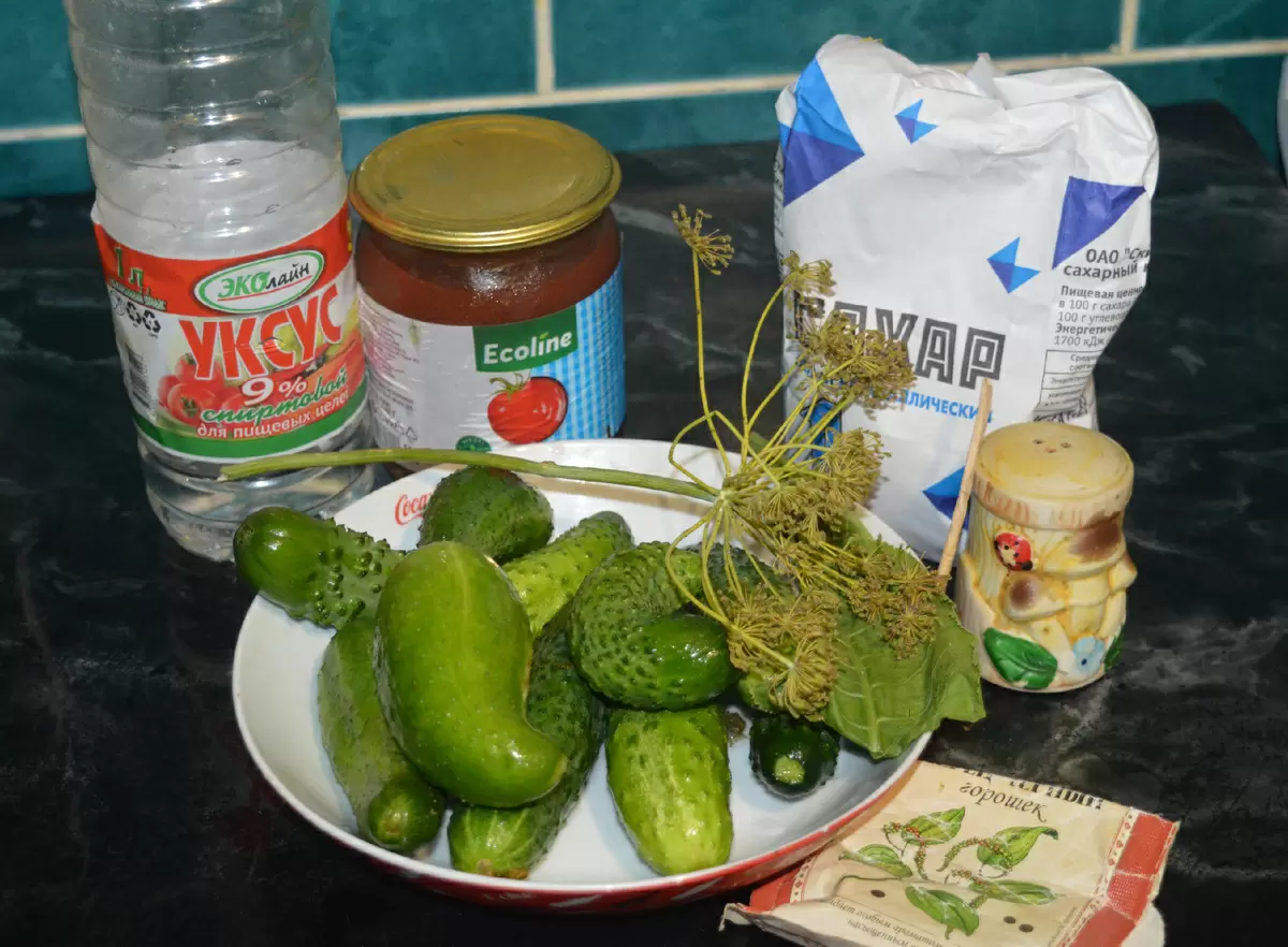 Огурцы с укропом в томатном соусе: оригинальная заготовка на зиму