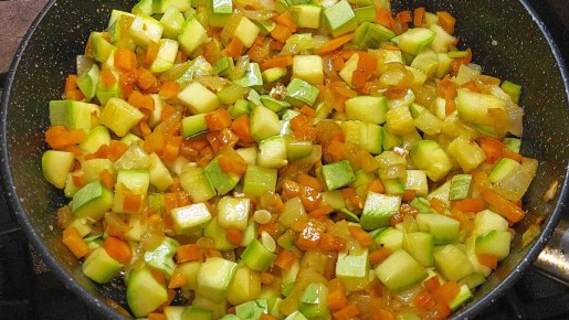 Вкусный и простой ужин: Кабачки с овощами и рисом для всей семьи