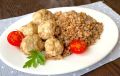 Вкусные фрикадельки с гарниром: быстро и просто в одной посуде