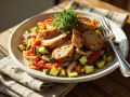 Сочный хрум-салат из курицы и кабачков: простой рецепт для здоровья и силы